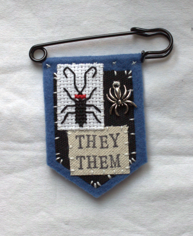 ♝PREORDER♝ Handmade bug pronoun pin - customizable pronouns