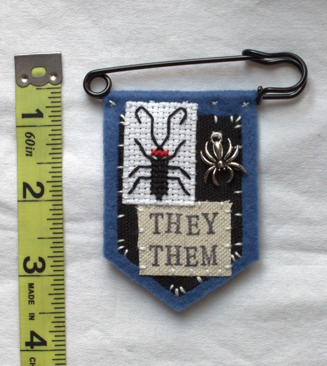 ♝PREORDER♝ Handmade bug pronoun pin - customizable pronouns