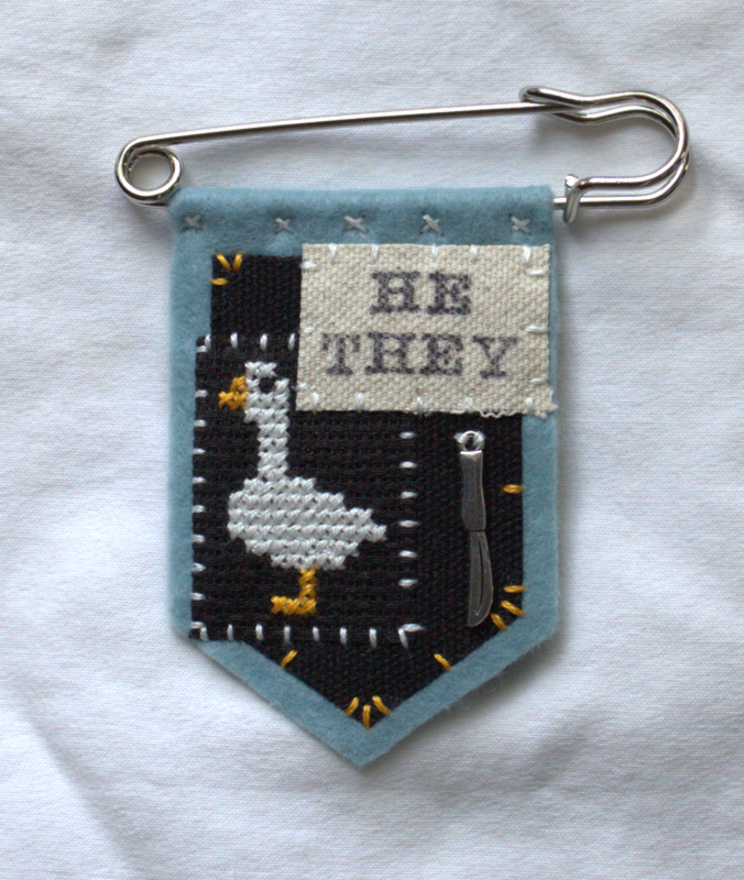 ♝PREORDER♝ Handmade goose pronoun pin - customizable pronouns