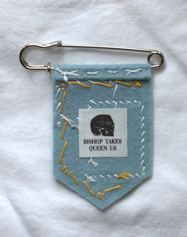 ♝PREORDER♝ Handmade goose pronoun pin - customizable pronouns