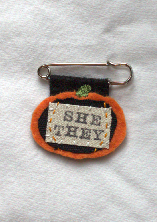 ♝PREORDER♝ Handmade pumpkin pronoun pin - customizable pronouns
