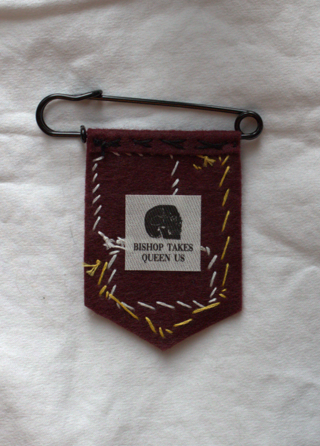 ♝PREORDER♝ Handmade raven pronoun pin - customizable pronouns