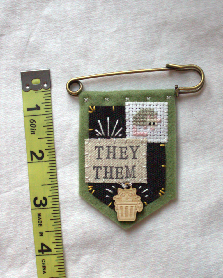 ♝PREORDER♝ Handmade trash friends pronoun pin - customizable pronouns