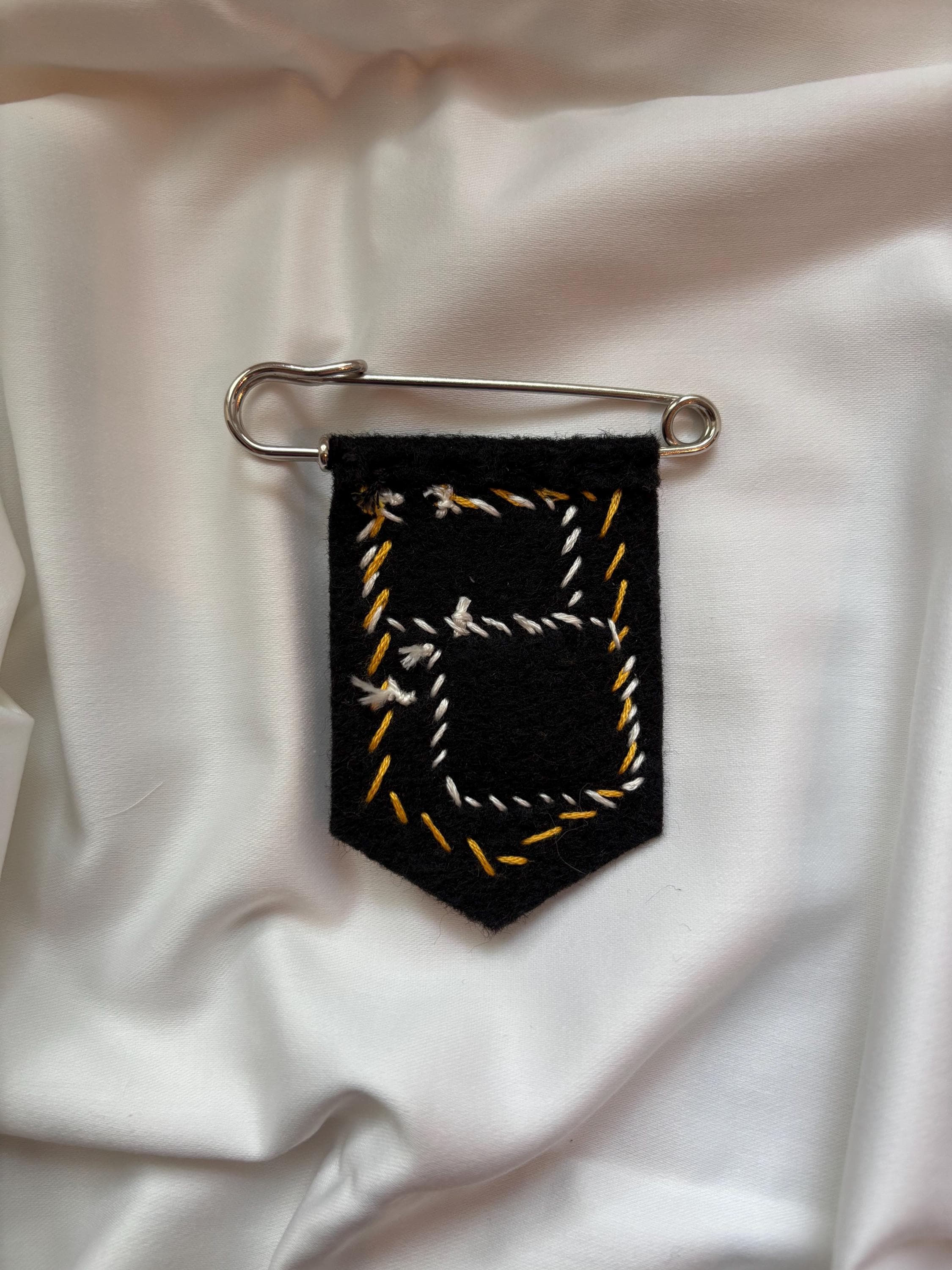 Handmade bee pronoun pin - customizable pronouns