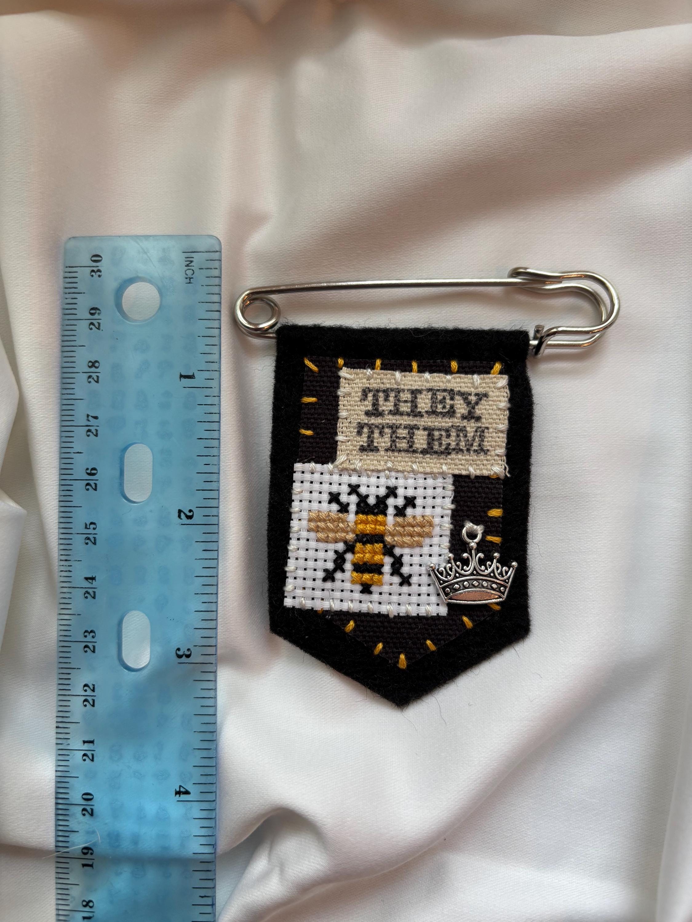 Handmade bee pronoun pin - customizable pronouns